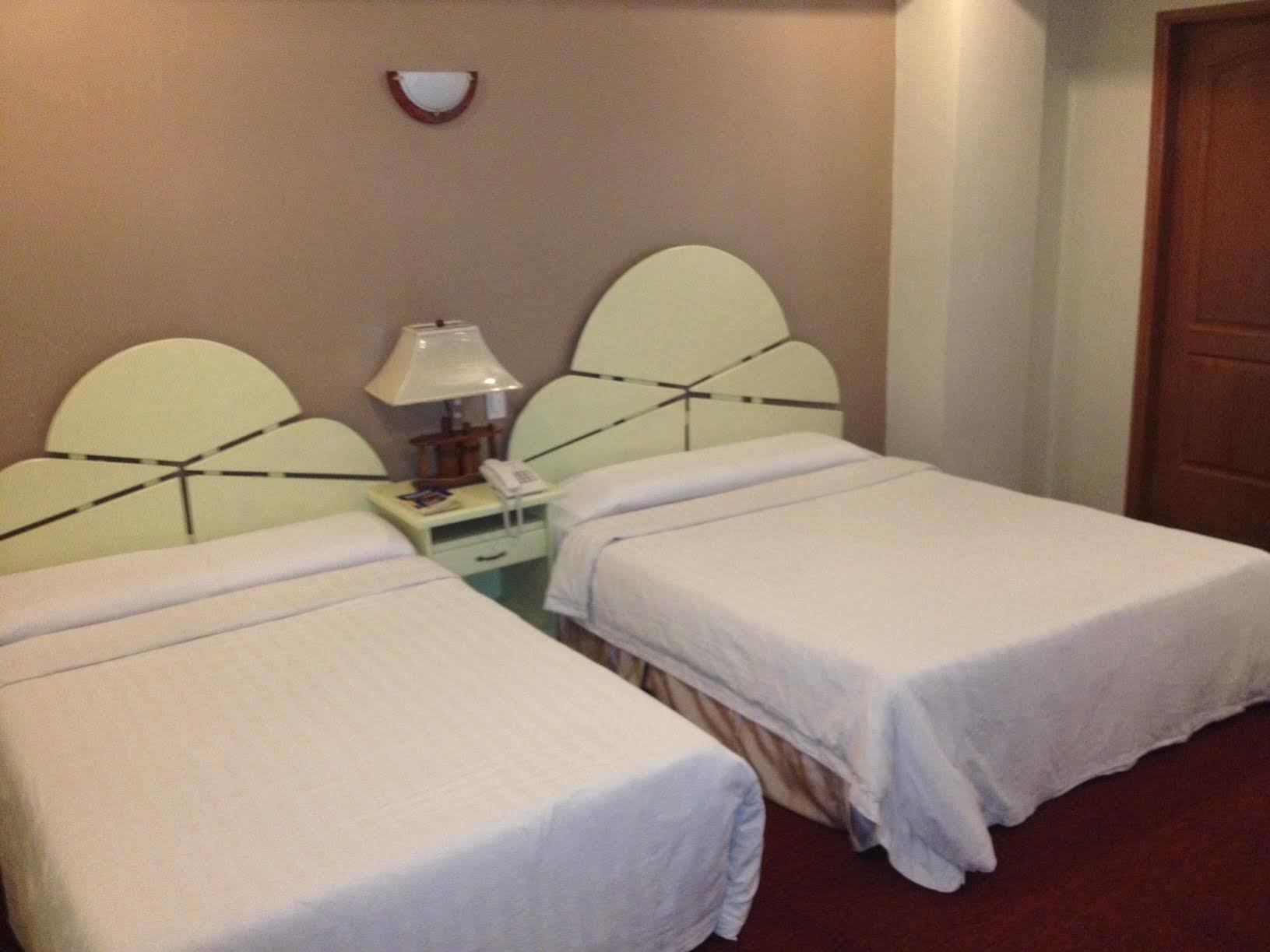 Prince Plaza Hotel Багио Экстерьер фото